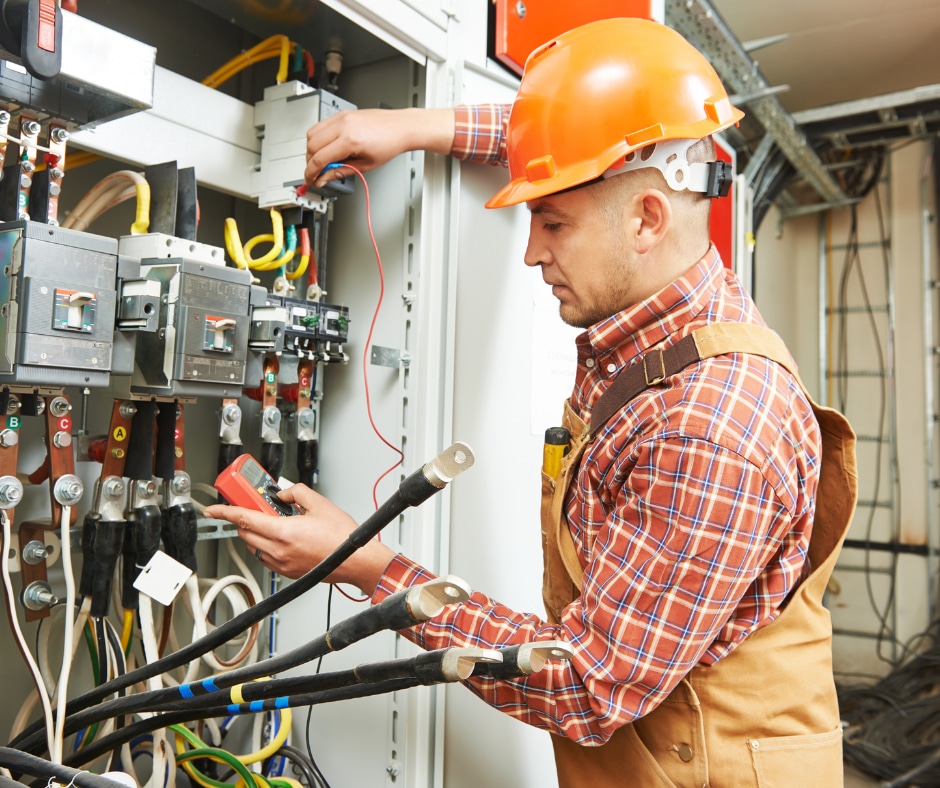Prüfung ortsveränderlicher elektrischer Betriebsmittel: Vorteile für Arbeitgeber und Arbeitnehmer