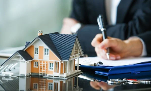Immobilien Makler Berlinmarktzyklen: Die Höhen und Tiefen verstehen