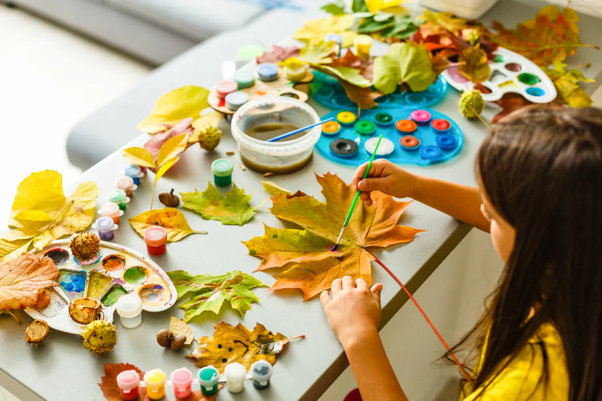 Kreative Beschaeftigung Kinder 3 Jahre mit Mal- und Bastelspaß