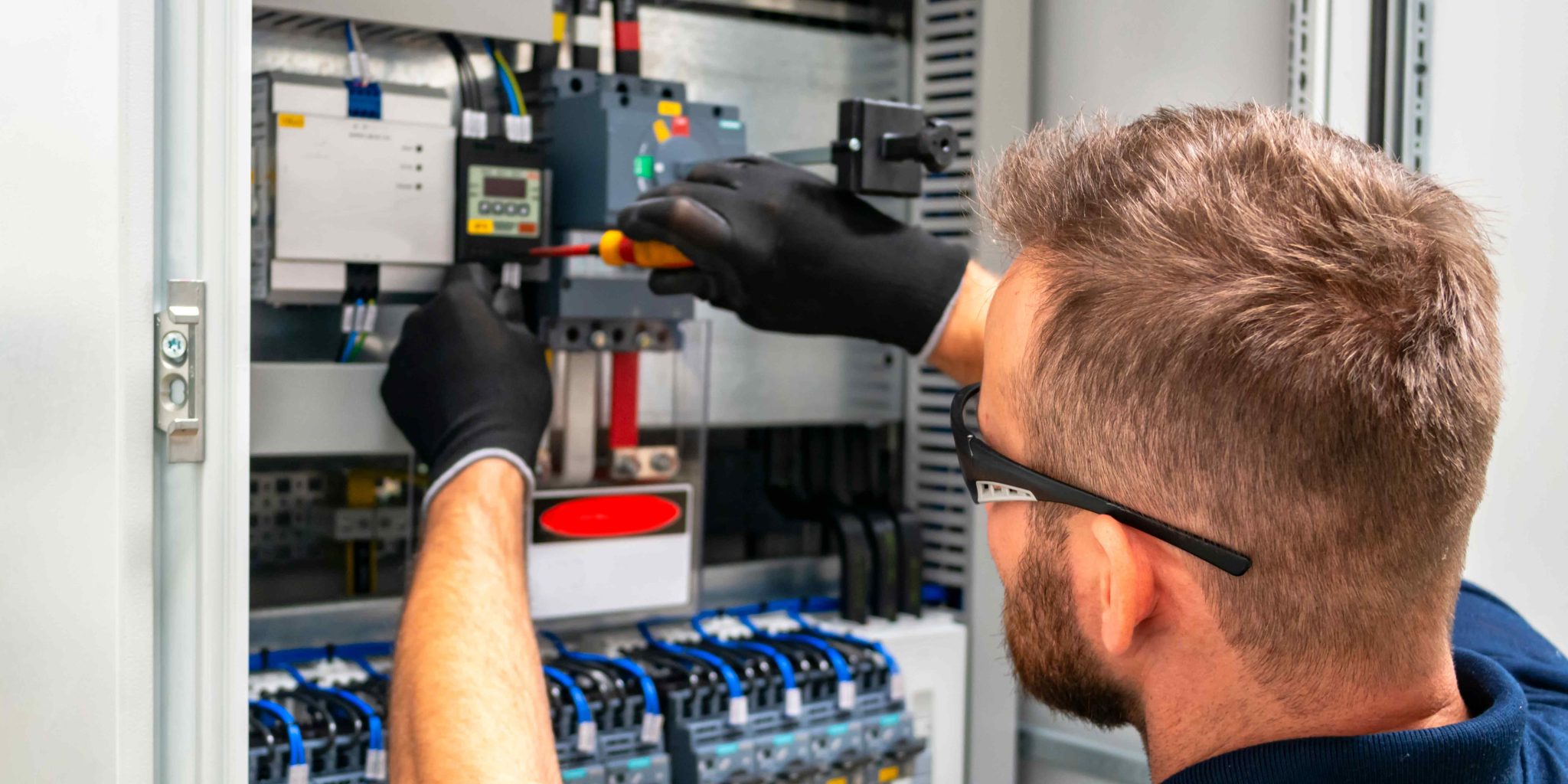 Effiziente Prüfung ortsveränderlicher elektrischer Betriebsmittel – Vertrauen Sie auf Erfahrung