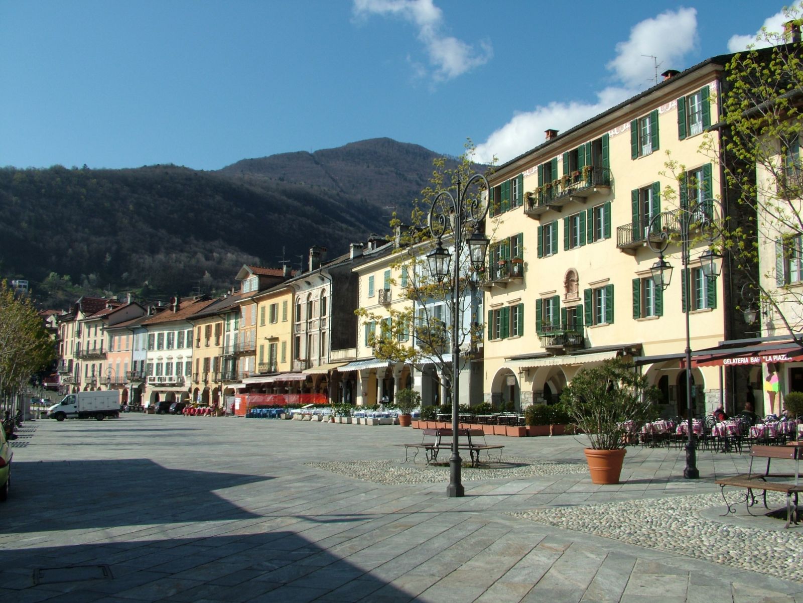 Familienurlaub in einer Cannobio Ferienwohnung mit privatem Strandzugang