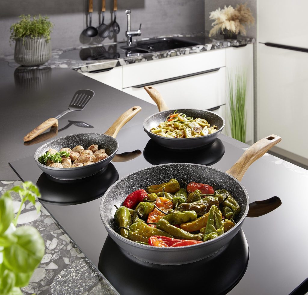 Gesunde Pfannen: Wie Sie giftige Dämpfe beim Kochen verhindern